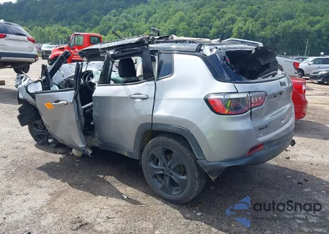 2021 Jeep Compass Latitude z USA, uszkodzony, nr VIN 3C4NJDBB0MT565754